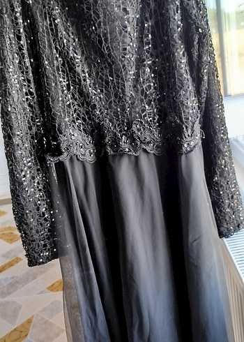 l Beden Dantel İşlemeli Siyah Midi Gece Elbisesi