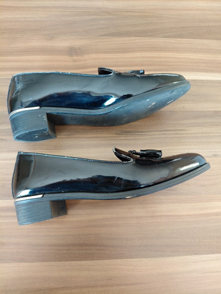 Parlak Siyah Tokalı Kız Loafer Ayakkabı - Görsel 3