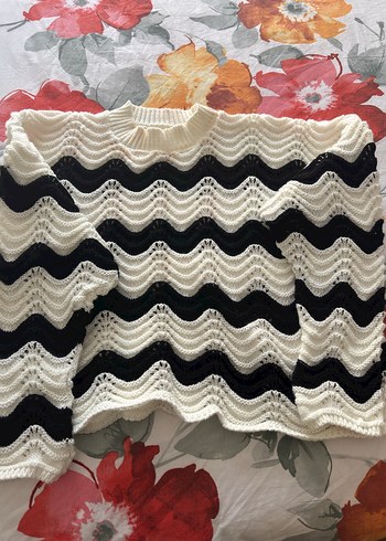 Bohem Siyah Beyaz Dalga Desenli Kadın Kazak - Görsel 3