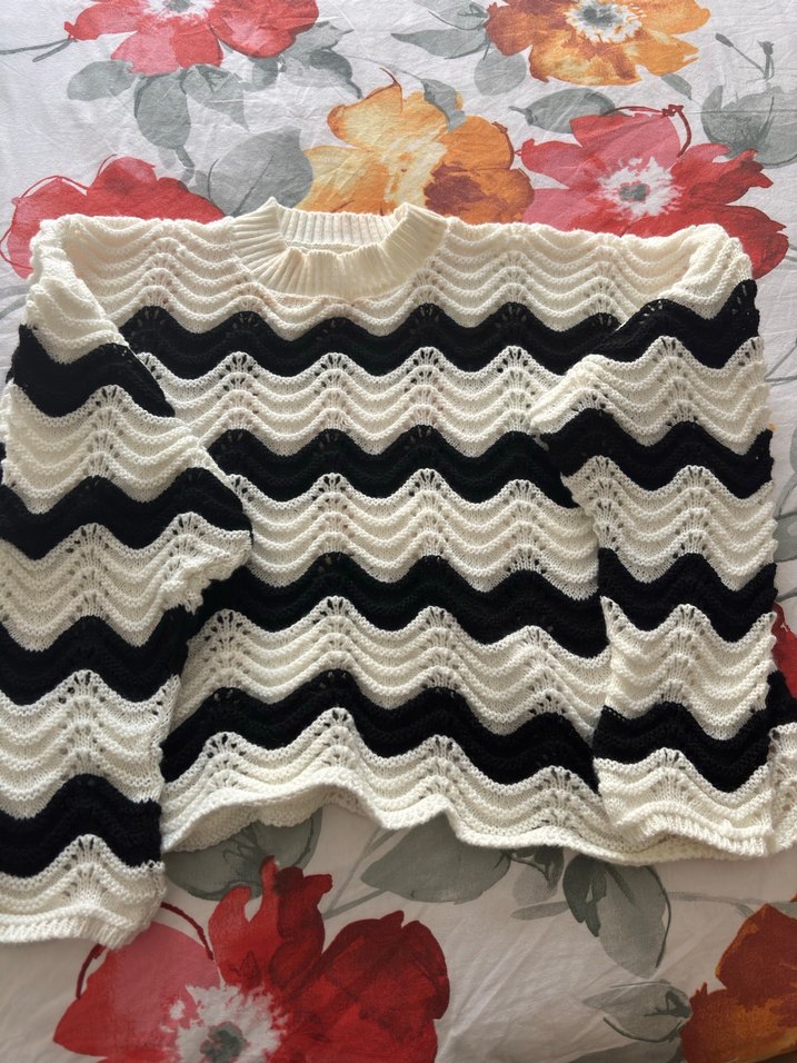 Bohem Siyah Beyaz Dalga Desenli Kadın Kazak - Görsel 3