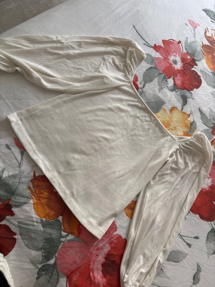 Uzun Kollu Beyaz Keten Bluz - Görsel 4