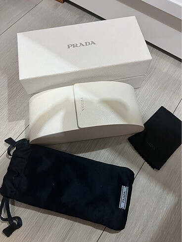  Beden siyah Renk Prada Güneş Gözlüğü