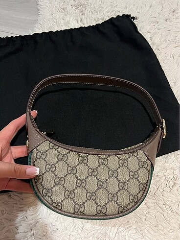  Beden Gucci Kol Çantası