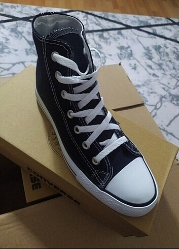 Siyah Converse