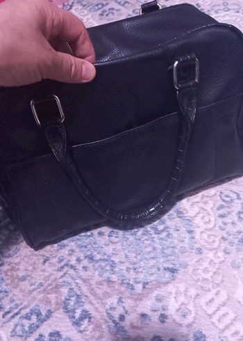 Siyah Deri Tokalı Kadın Çantası