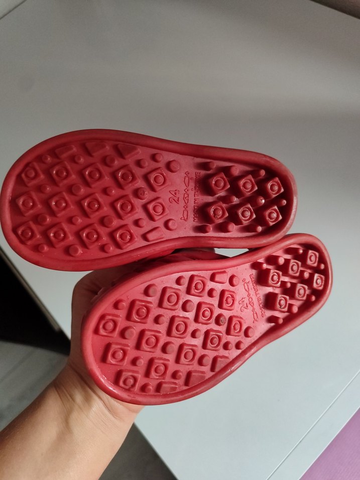 Kız,erkek unisex Çocuk Kırmızı Tokalı Terlik - Görsel 3