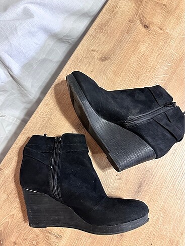 37 Beden siyah Renk H&M marka kadın bot
