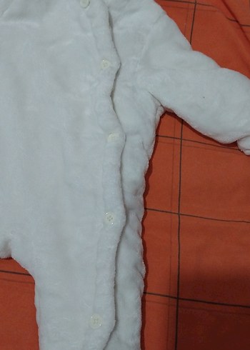 Bebek Kız Tulum Beyaz Kürklü Kapüşonlu - Görsel 3