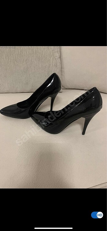 Bambi Siyah Rugan stiletto