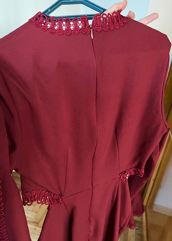 m Beden bordo Renk Dantel Detaylı Bordo Elbise