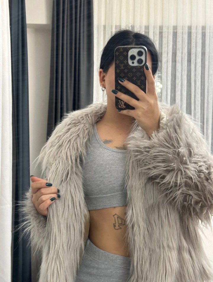 Premium Gri İmitasyon Kürk Mont - Sık ve Uzun Tüylü - Görsel 3