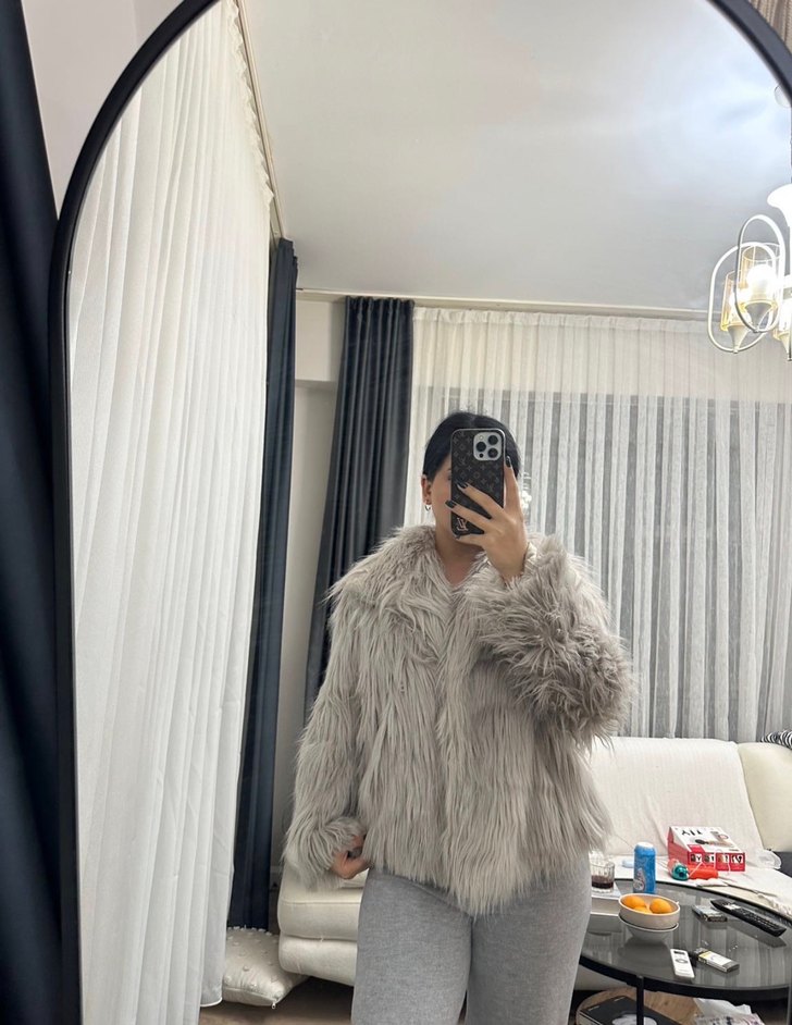 Premium Gri İmitasyon Kürk Mont - Sık ve Uzun Tüylü - Görsel 2