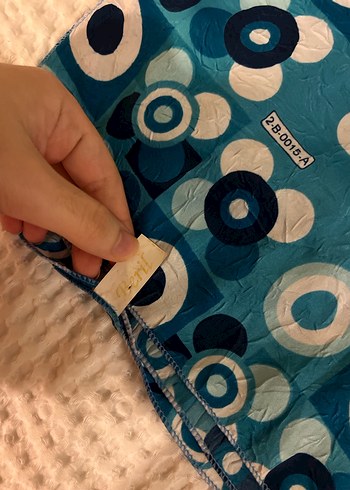 Beril Retro Desenli Eşarp - Görsel 2