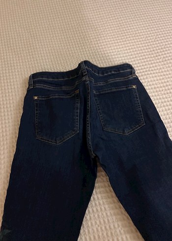  Mango - Çiçek Nakış İşlemeli Koyu Renk Skinny Jean - Görsel 5
