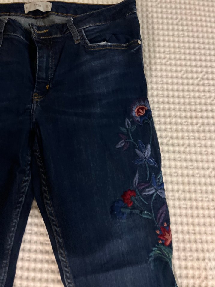  Mango - Çiçek Nakış İşlemeli Koyu Renk Skinny Jean - Görsel 3