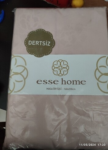 Esse Esse masa örtüsü 