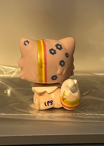 Pastel Renkli Çok Renkli Aksiyon Figürü