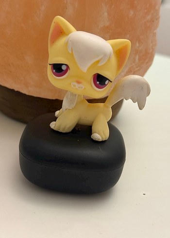 Sarı Kanatlı Kedi Figürü