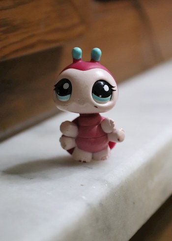Renkli Pembe Aksiyon Figürü