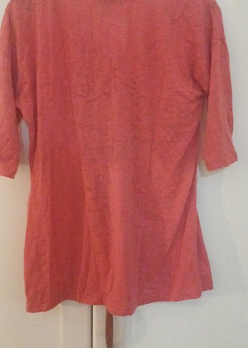 Kısa Kollu Narçiceği Kırmızı Baskılı Tişört - Görsel 3