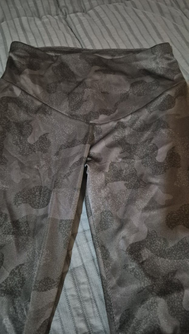 Gri Kamuflaj Desenli Bantlı Kadın Tayt - Görsel 4