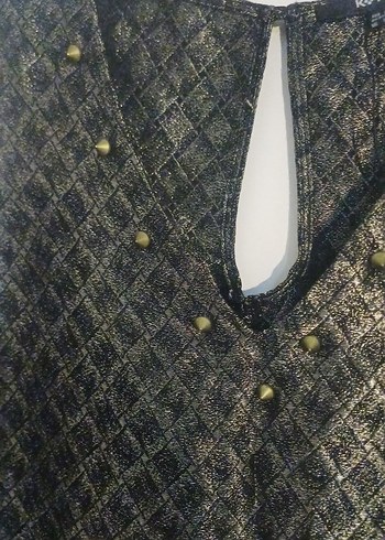 V Yaka Parlak Elbise - Görsel 3