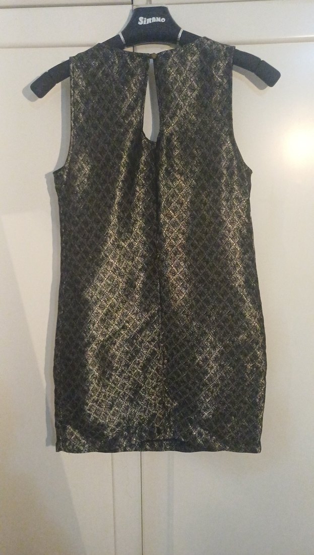 V Yaka Parlak Elbise - Görsel 5