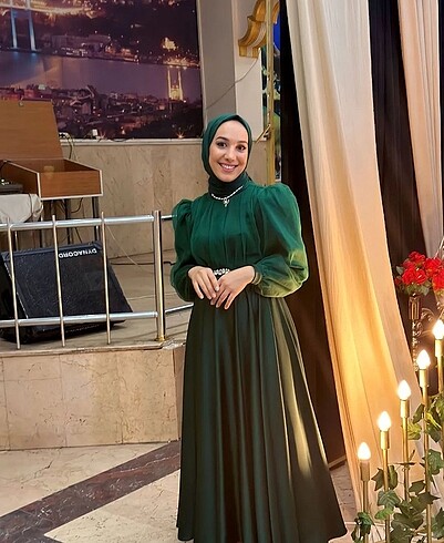 Taşlı kemerli yeşil abiye - Görsel 2