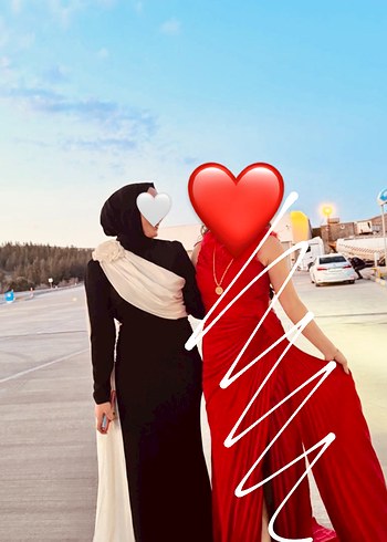 Siyah tesettür abiye çiçek detaylı