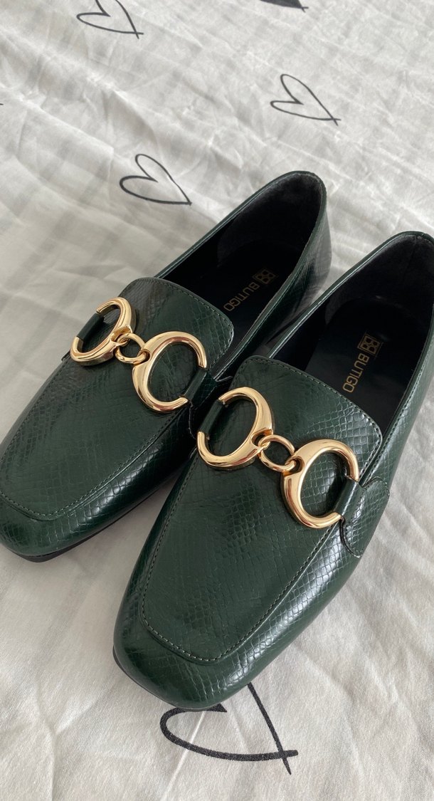 Yeşil Parlak Deri Tokalı Kadın Loafer - Görsel 4