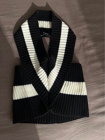 Çizgili Askılı Triko Crop Bluz