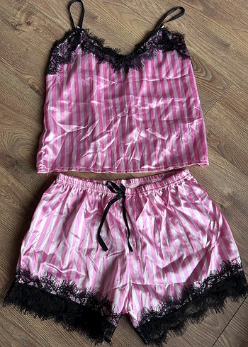 Pembe Çizgili Mini Dantelli Kadın Pijama Takımı