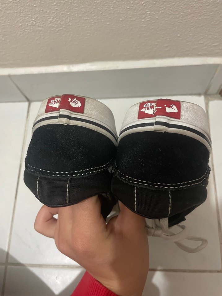 Siyah Bağcıklı Minimalist Kadın Spor Ayakkabı - Görsel 4