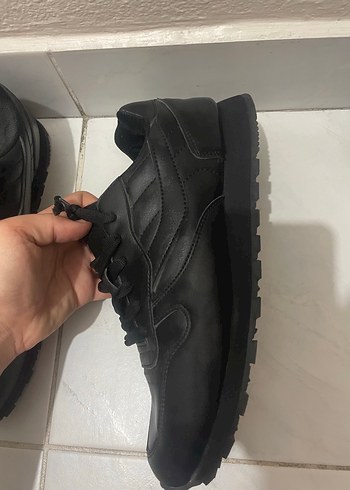 Siyah Kadın Spor Ayakkabı Velcro Detaylı - Görsel 3