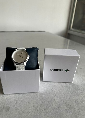 Lacoste Saat