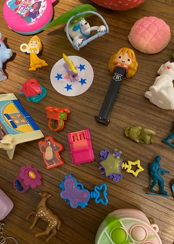 Karışık pinyata oyuncakları, figürler. Tamamı 600 tl - Görsel 4