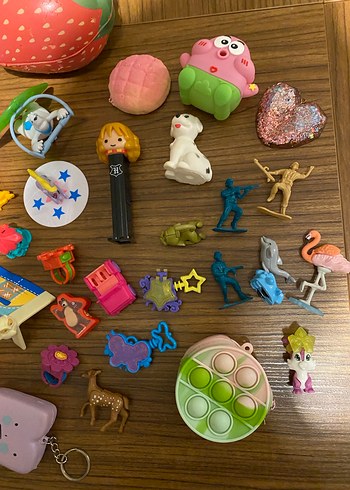 Karışık pinyata oyuncakları, figürler. Tamamı 600 tl - Görsel 3