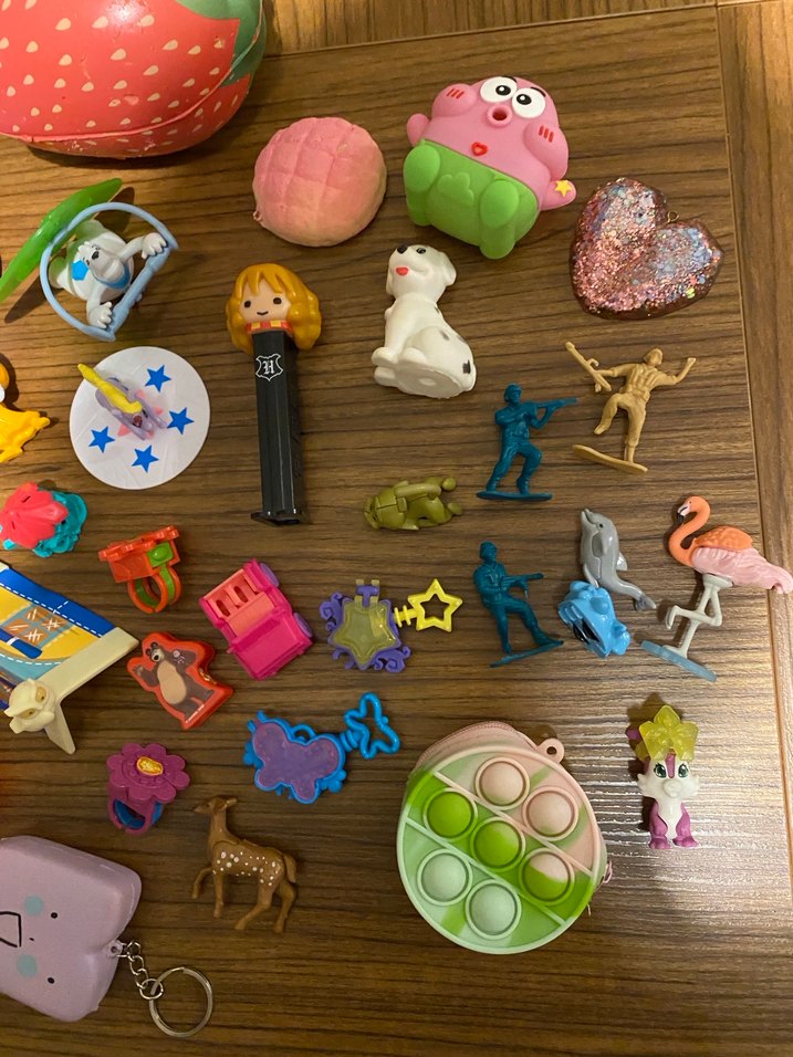 Karışık pinyata oyuncakları, figürler. Tamamı 600 tl - Görsel 3