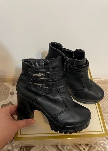 Kadın Bot - Görsel 3