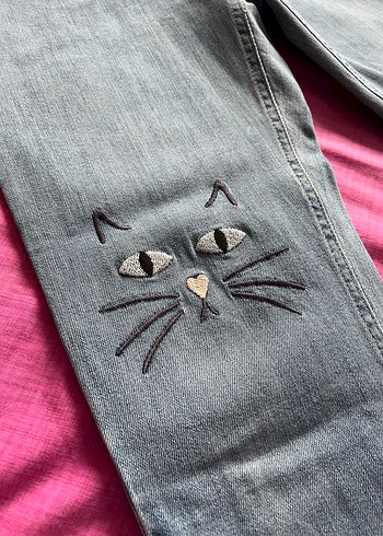 Trendyol & Milla Nakis Detayli Gri Kadin Denim Pantolon