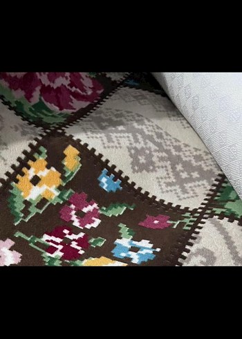 Desenli halı - Görsel 3