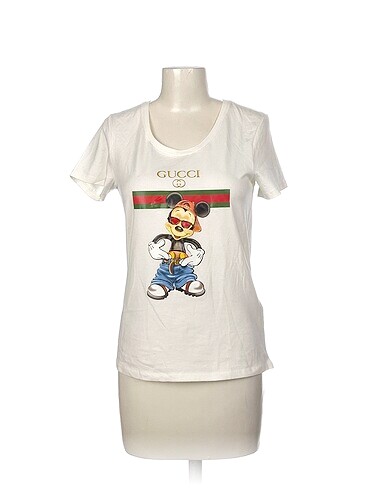 Gucci T-shirt %70 İndirimli.