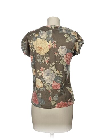 s Beden Stradivarius T-shirt %70 İndirimli.