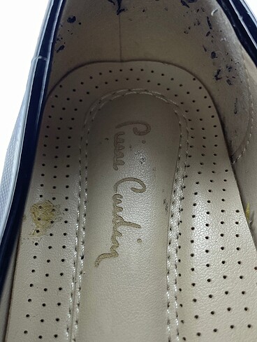36 Beden siyah Renk Pierre Cardin Sandalet %70 İndirimli.