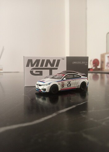  mini gt bmw m4 LB works 