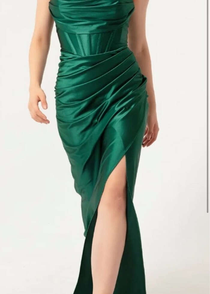 LAFABA ZÜMRÜT YEŞİLİ YIRTMAÇLI ELBİSE - Görsel 2