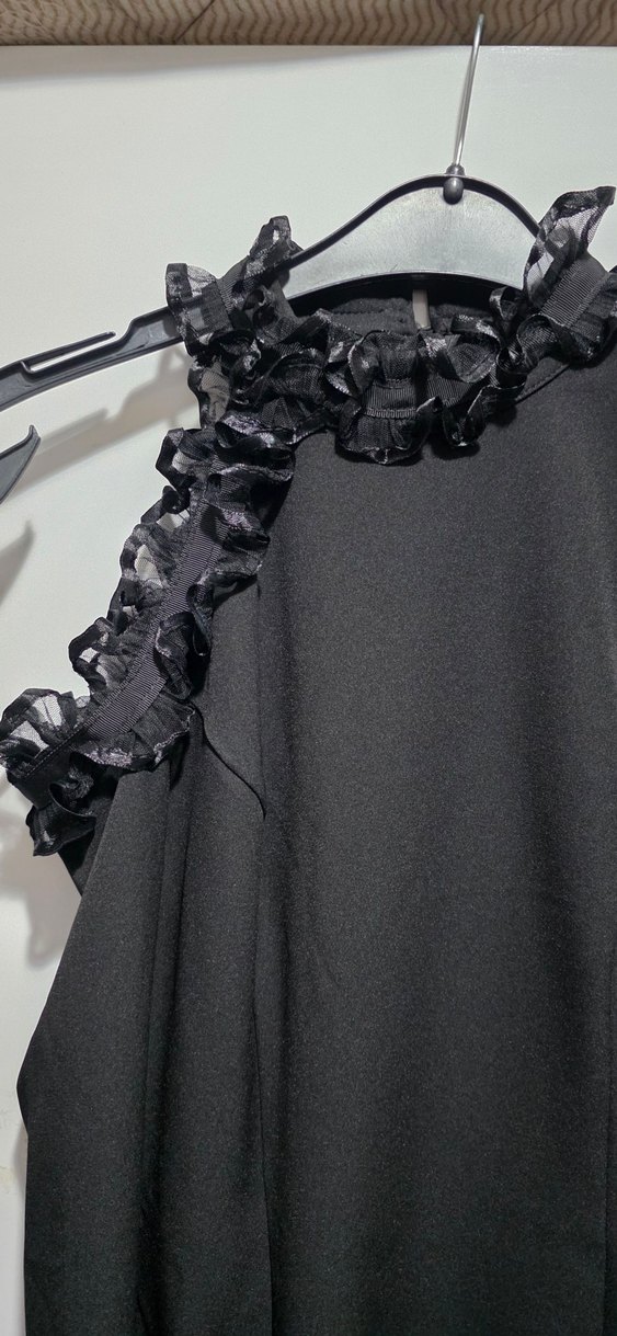 Uzun Kollu Siyah Fırfırlı Kadın Elbise - Görsel 2