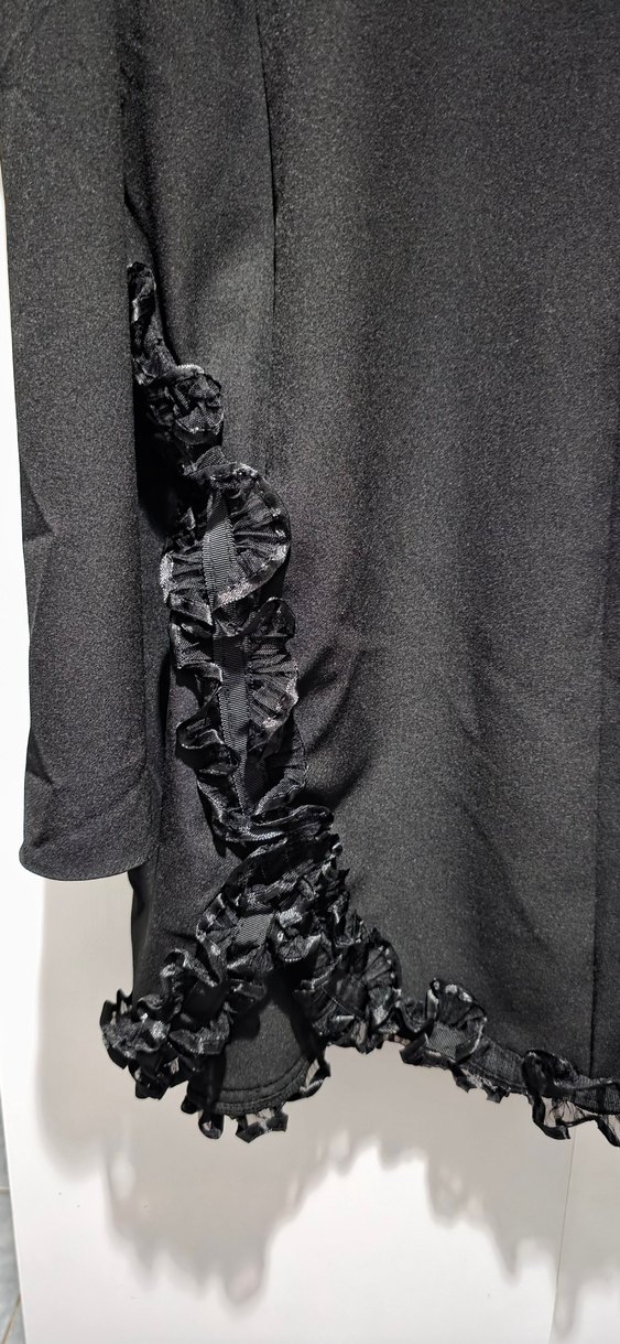 Uzun Kollu Siyah Fırfırlı Kadın Elbise - Görsel 3