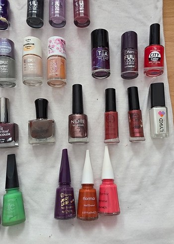 Çok Renkli Hafif Tonlarda Oje Seti - Görsel 7