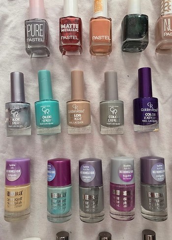 Çok Renkli Hafif Tonlarda Oje Seti - Görsel 4